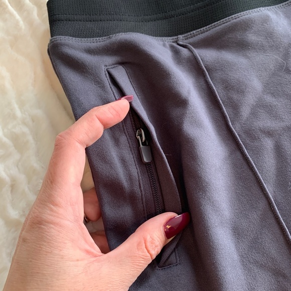 Fabletics Bundle - Picture 6 of 7